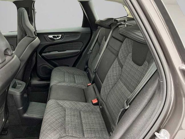 Volvo XC60 Recharge Core, T6 AWD Híbrido enchufable, Eléctrico/Gasolina, Bright   - Foto 11