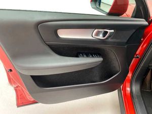 Volvo XC40 Core, B3 Mild hybrid, Gasolina   - Foto 61