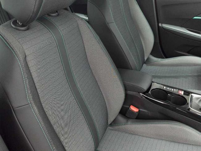 Peugeot 208 5P Allure Puretech 100 S&S 6 Vel. MAN   - Foto 19