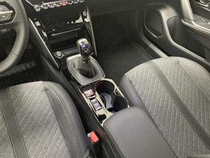 Peugeot 2008 NSUV  Allure Gasolina 100 S&S 6 Vel. MAN   - Foto 16