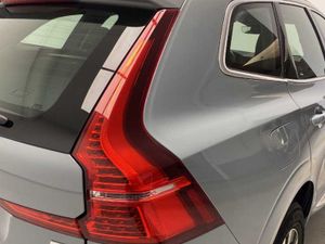 Volvo XC60 Recharge Core, T6 AWD Híbrido enchufable, Eléctrico/Gasolina, Bright   - Foto 33
