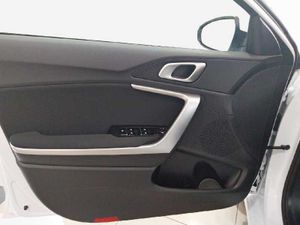 Kia Ceed 1.6 PHEV eDrive   - Foto 38