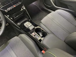 Peugeot 2008 NSUV  GT Hybrid 145 eDCS6 RENT   - Foto 16