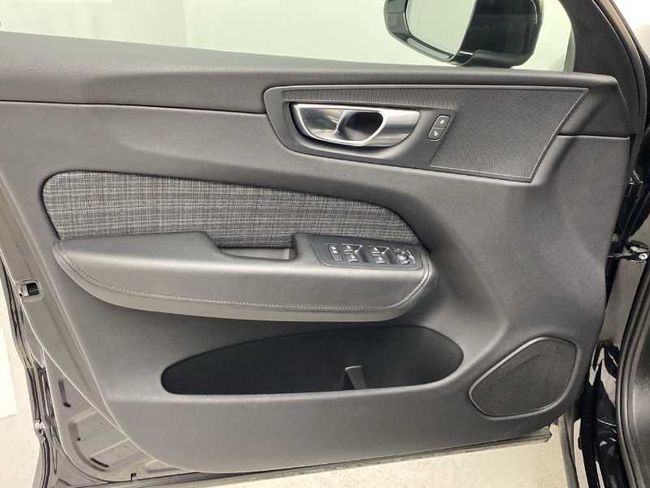 Volvo XC60 Recharge Core, T6 AWD Híbrido enchufable, Eléctrico/Gasolina, Bright   - Foto 17