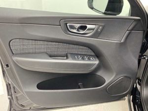 Volvo XC60 Recharge Core, T6 AWD Híbrido enchufable, Eléctrico/Gasolina, Bright   - Foto 17