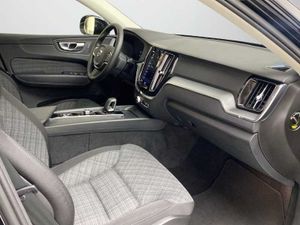 Volvo XC60 Recharge Core, T6 AWD Híbrido enchufable, Eléctrico/Gasolina, Bright   - Foto 10