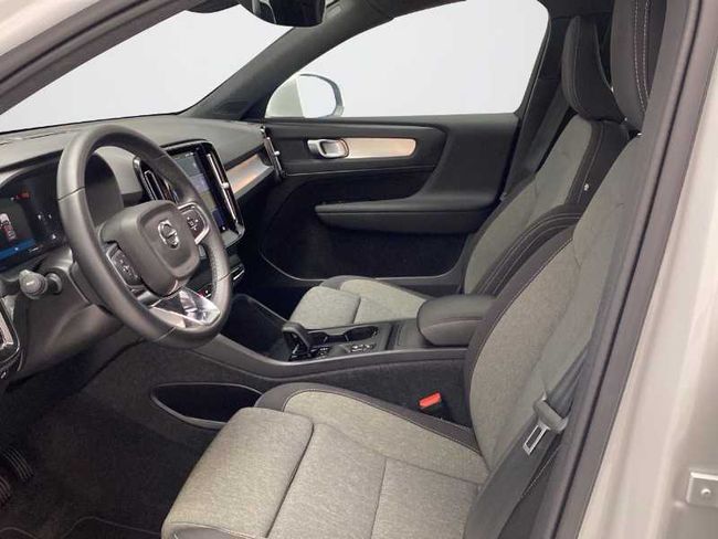 Volvo XC40 Core, B3 Mild hybrid, Gasolina   - Foto 18