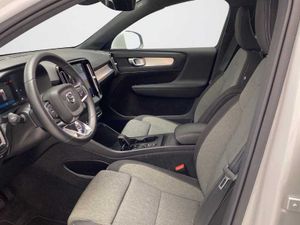 Volvo XC40 Core, B3 Mild hybrid, Gasolina   - Foto 18