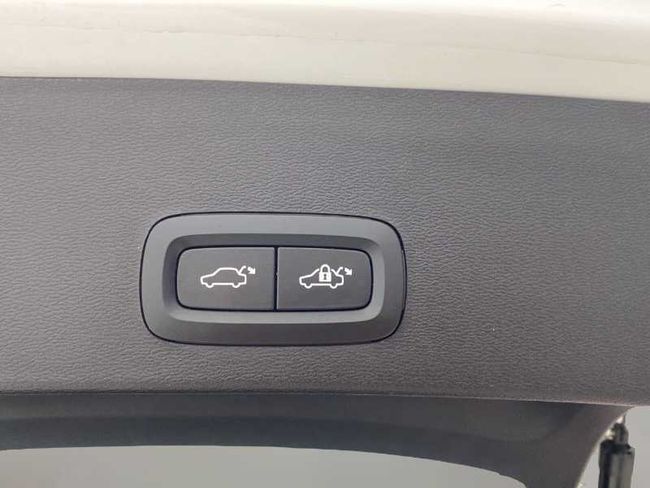 Volvo XC40 Core, B3 Mild hybrid, Gasolina   - Foto 20