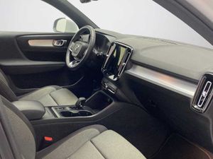 Volvo XC40 Core, B3 Mild hybrid, Gasolina   - Foto 9