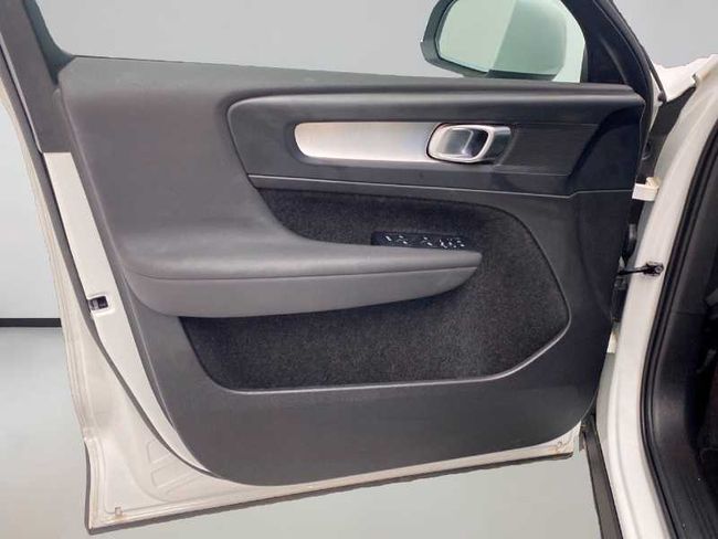 Volvo XC40 Core, B3 Mild hybrid, Gasolina   - Foto 19