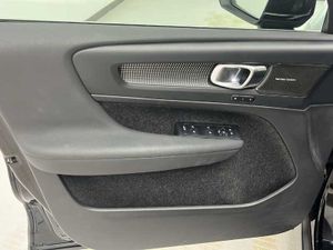 Volvo XC40 Plus, B4 AWD (gasolina), Gasolina, Bright   - Foto 20