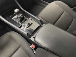 Mazda 3 (2022) E-SKYACTIV G 2,0 122 CV Origin MT   - Foto 11