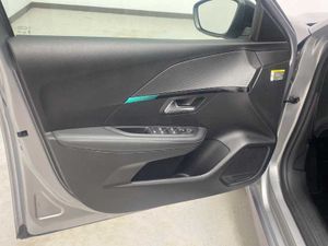 Peugeot 208 Nuevo  5P Allure Pack BlueHDi 100 S&S 6 Vel MAN     - Foto 21