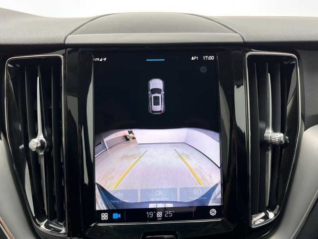 Volvo XC60 B4 (D) Core Auto   - Foto 18