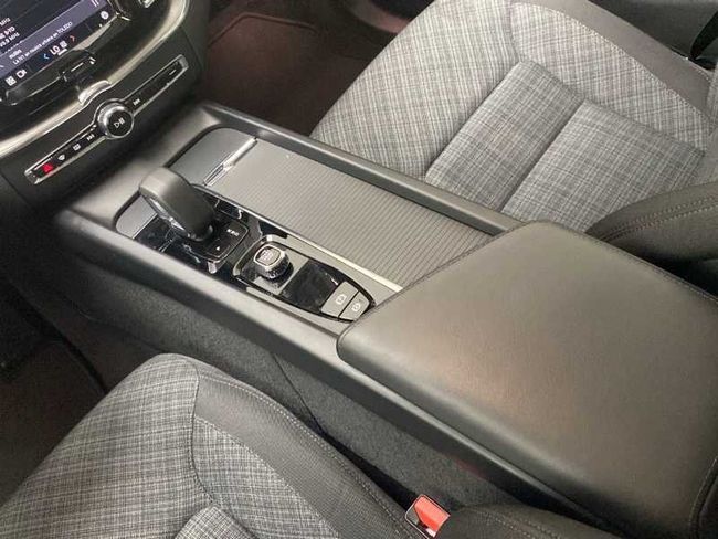 Volvo XC60 B4 (D) Core Auto   - Foto 22