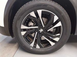 Peugeot 2008 SUV  Allure Pack Eléctrico 136 (100 Kw)     - Foto 16