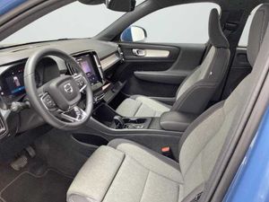 Volvo XC40 Core, B3 Mild hybrid, Gasolina   - Foto 10