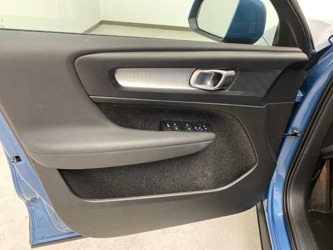 Volvo XC40 Core, B3 Mild hybrid, Gasolina   - Foto 21