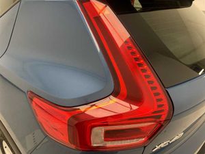 Volvo XC40 Core, B3 Mild hybrid, Gasolina   - Foto 18