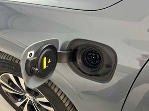 Volvo XC60 Recharge Core, T6 AWD Híbrido enchufable, Eléctrico/Gasolina, Bright   - Foto 11