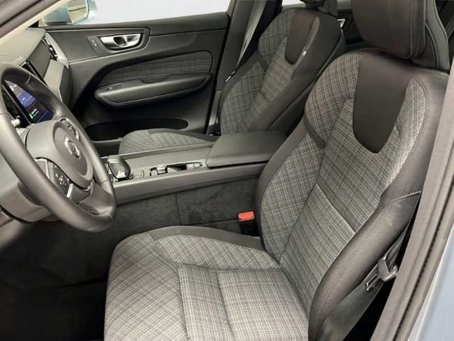 Volvo XC60 Recharge Core, T6 AWD Híbrido enchufable, Eléctrico/Gasolina, Bright   - Foto 17