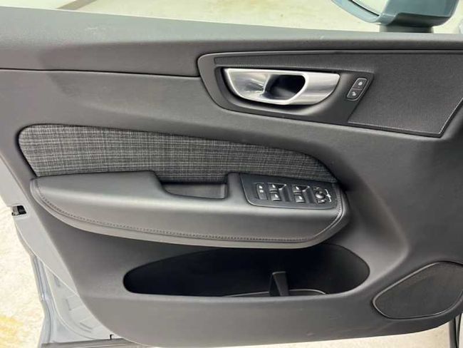 Volvo XC60 Recharge Core, T6 AWD Híbrido enchufable, Eléctrico/Gasolina, Bright   - Foto 13