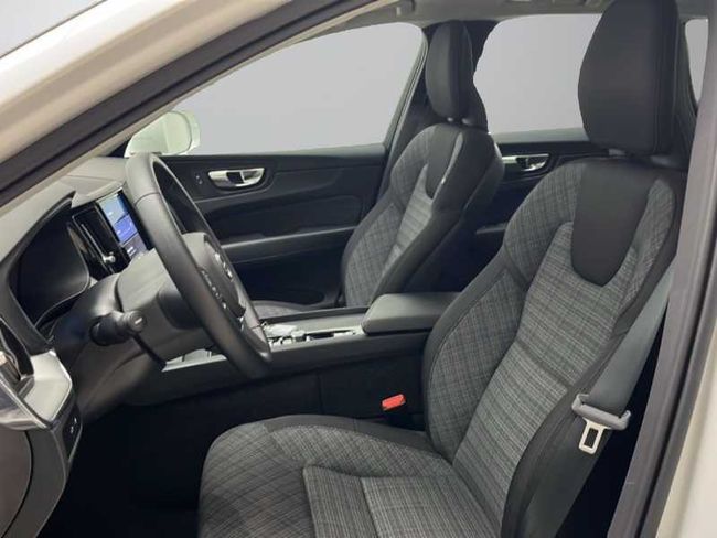 Volvo XC60 Recharge Core, T6 AWD Híbrido enchufable, Eléctrico/Gasolina, Bright   - Foto 10