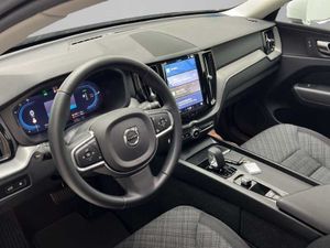 Volvo XC60 Recharge Core, T6 AWD Híbrido enchufable, Eléctrico/Gasolina, Bright   - Foto 9