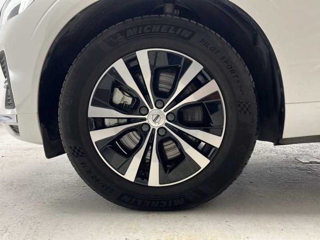 Volvo XC60 Recharge Core, T6 AWD Híbrido enchufable, Eléctrico/Gasolina, Bright   - Foto 16