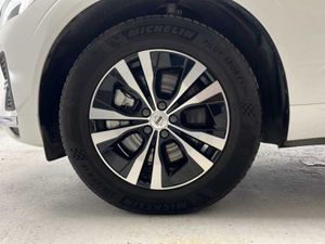 Volvo XC60 Recharge Core, T6 AWD Híbrido enchufable, Eléctrico/Gasolina, Bright   - Foto 16