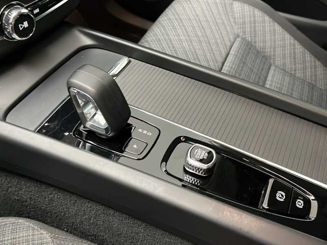 Volvo XC60 B4 (D) Core Auto   - Foto 19