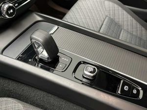 Volvo XC60 B4 (D) Core Auto   - Foto 19