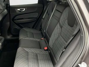Volvo XC60 B4 (D) Core Auto   - Foto 11