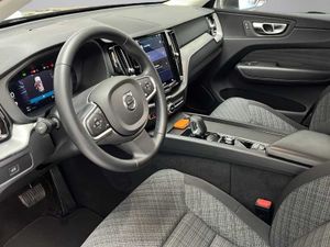 Volvo XC60 B4 (D) Core Auto   - Foto 9