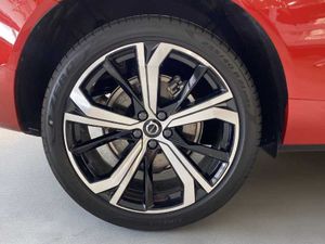 Volvo XC60 Recharge Plus, T6 AWD Híbrido enchufable, Eléctrico/Gasolina, Dark   - Foto 16
