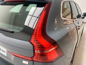 Volvo XC60 Recharge Core, T6 AWD Híbrido enchufable, Eléctrico/Gasolina, Bright   - Foto 11