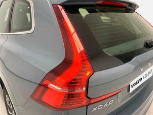 Volvo XC60 Recharge Core, T6 AWD Híbrido enchufable, Eléctrico/Gasolina, Bright   - Foto 12