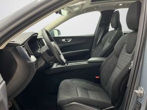 Volvo XC60 Recharge Core, T6 AWD Híbrido enchufable, Eléctrico/Gasolina, Bright   - Foto 9