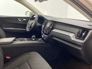 Volvo XC60 Recharge Core, T6 AWD Híbrido enchufable, Eléctrico/Gasolina, Bright   - Foto 15