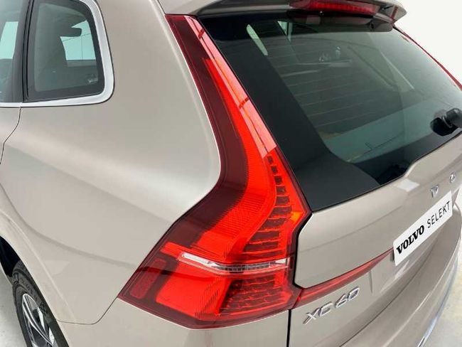 Volvo XC60 Recharge Core, T6 AWD Híbrido enchufable, Eléctrico/Gasolina, Bright   - Foto 12