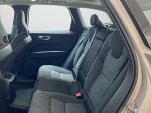 Volvo XC60 Recharge Core, T6 AWD Híbrido enchufable, Eléctrico/Gasolina, Bright   - Foto 11