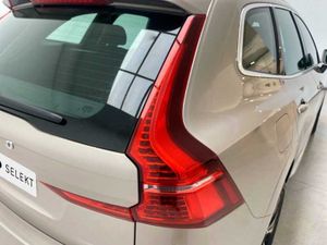 Volvo XC60 Recharge Core, T6 AWD Híbrido enchufable, Eléctrico/Gasolina, Bright   - Foto 13
