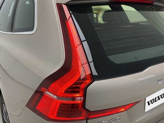 Volvo XC60 Recharge Core, T6 AWD Híbrido enchufable, Eléctrico/Gasolina, Bright   - Foto 20