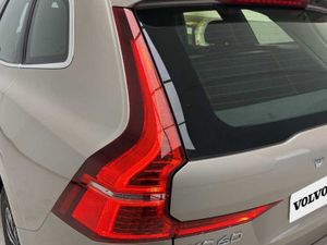 Volvo XC60 Recharge Core, T6 AWD Híbrido enchufable, Eléctrico/Gasolina, Bright   - Foto 20