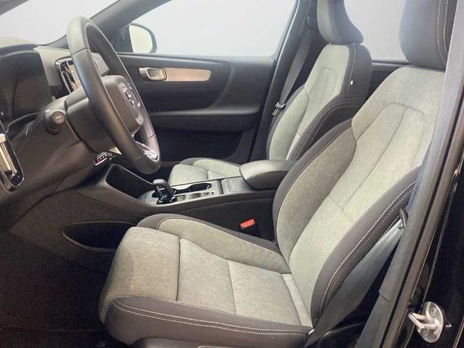 Volvo XC40 Core, B3 Mild hybrid, Gasolina   - Foto 30