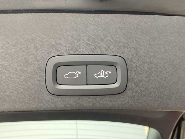 Volvo XC40 Core, B3 Mild hybrid, Gasolina   - Foto 25
