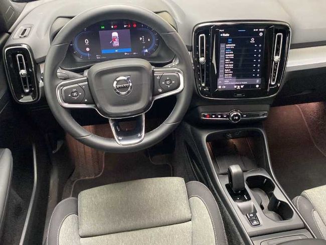 Volvo XC40 Core, B3 Mild hybrid, Gasolina   - Foto 34