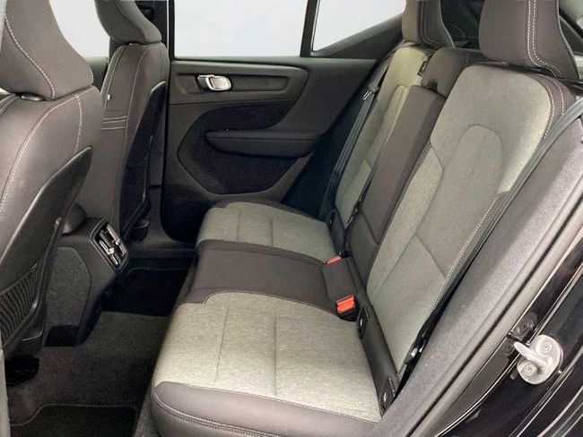 Volvo XC40 Core, B3 Mild hybrid, Gasolina   - Foto 31