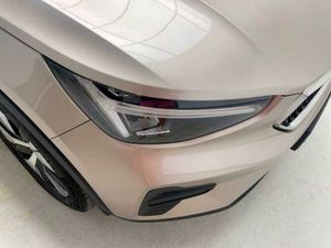 Volvo XC40 Core, B3 Mild hybrid, Gasolina   - Foto 10